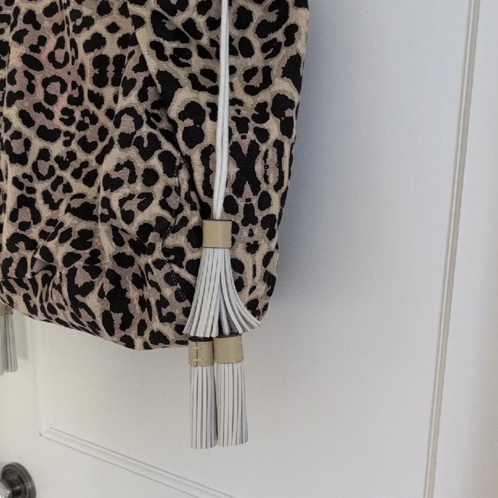 INDIA HICKS Retired "Fortune" Canvas Tote in Sleeping Leopard - Picture 9 of 11